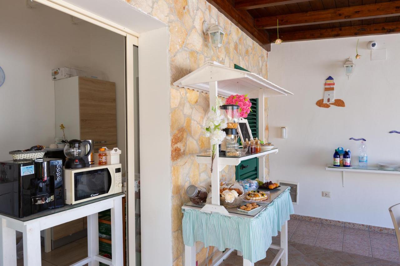 B&B L'Isola Che Non C'E Торре-Сан-Джованни-Удженто Экстерьер фото
